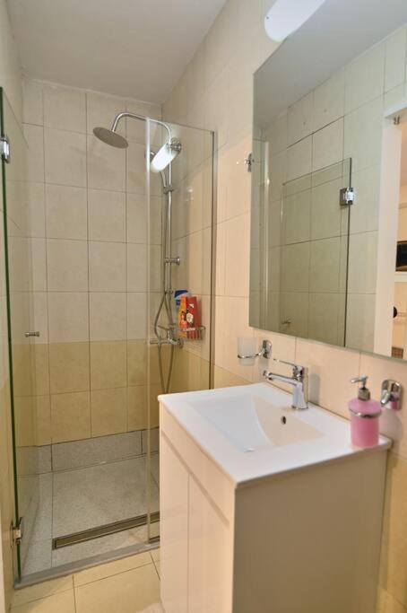 #Tyrtaiou Modern Design Studio Mytilíni Extérieur photo